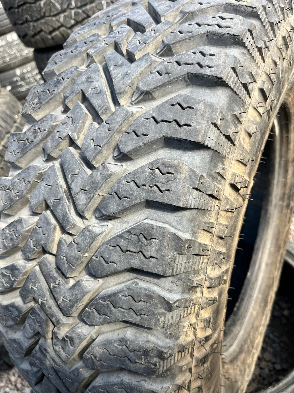 LT265/75R16 Single (1 Used Tire) Goodyear Wrangler (Authority)