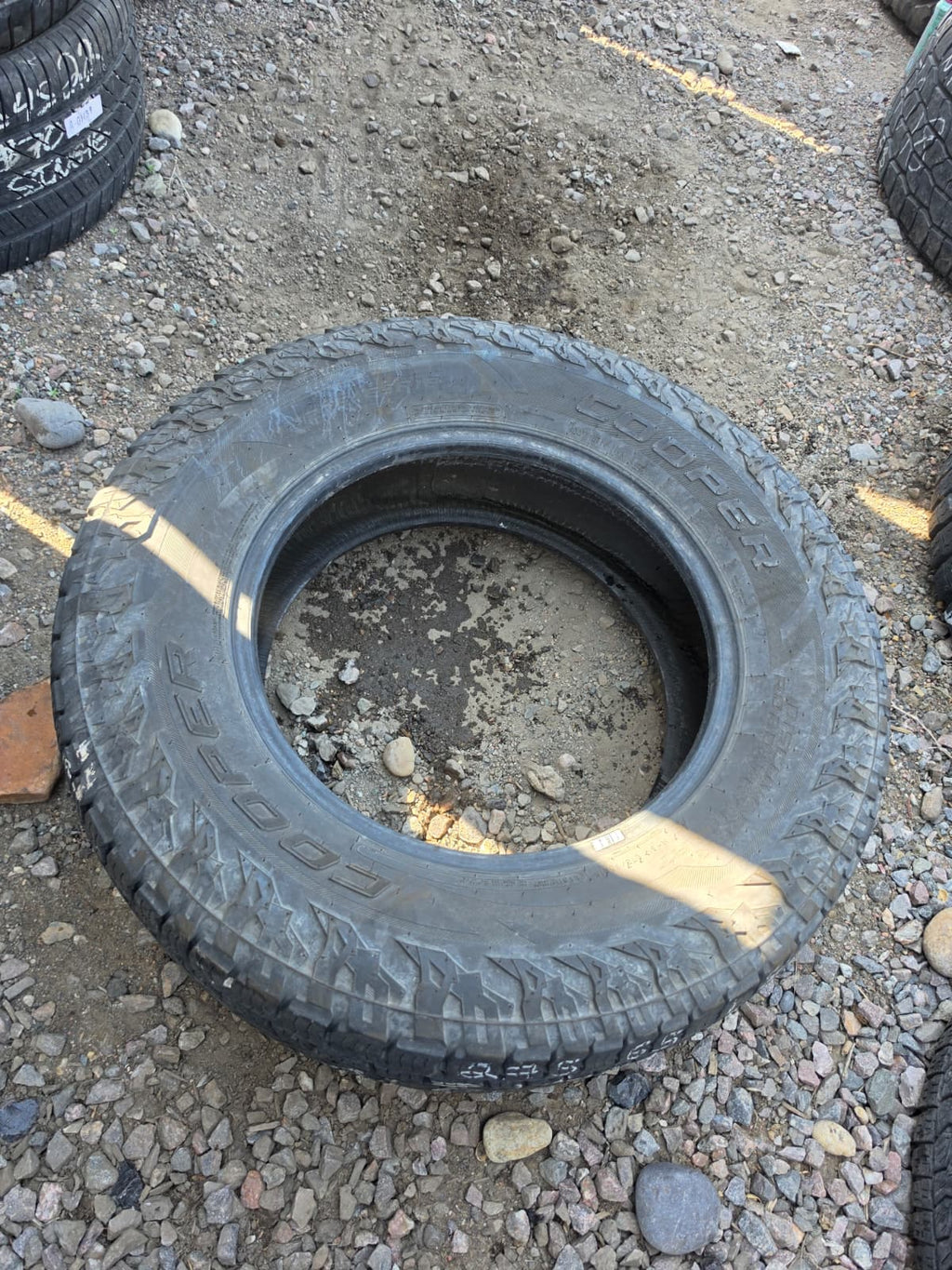 275/65R18 Single (1 Used Tire) Cooper Discoverer Road + Trail