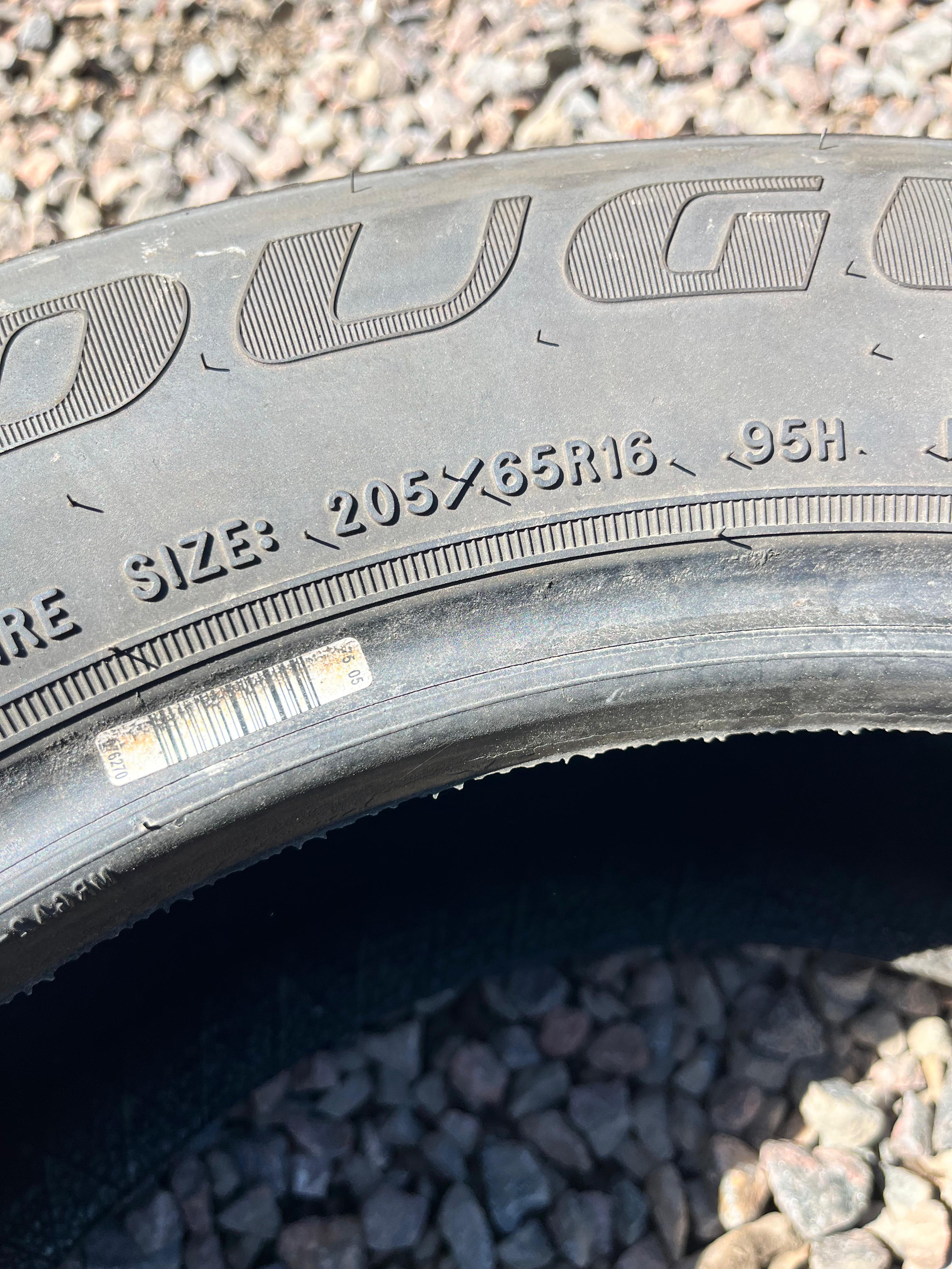 205/65R16 Single (1 Used Tire) Douglas Touring