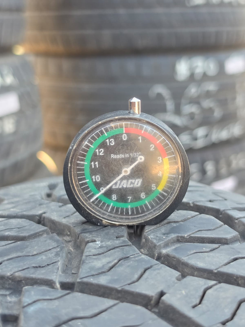 275/65R18 Single (1 Used Tire) Sumitomo Encounter