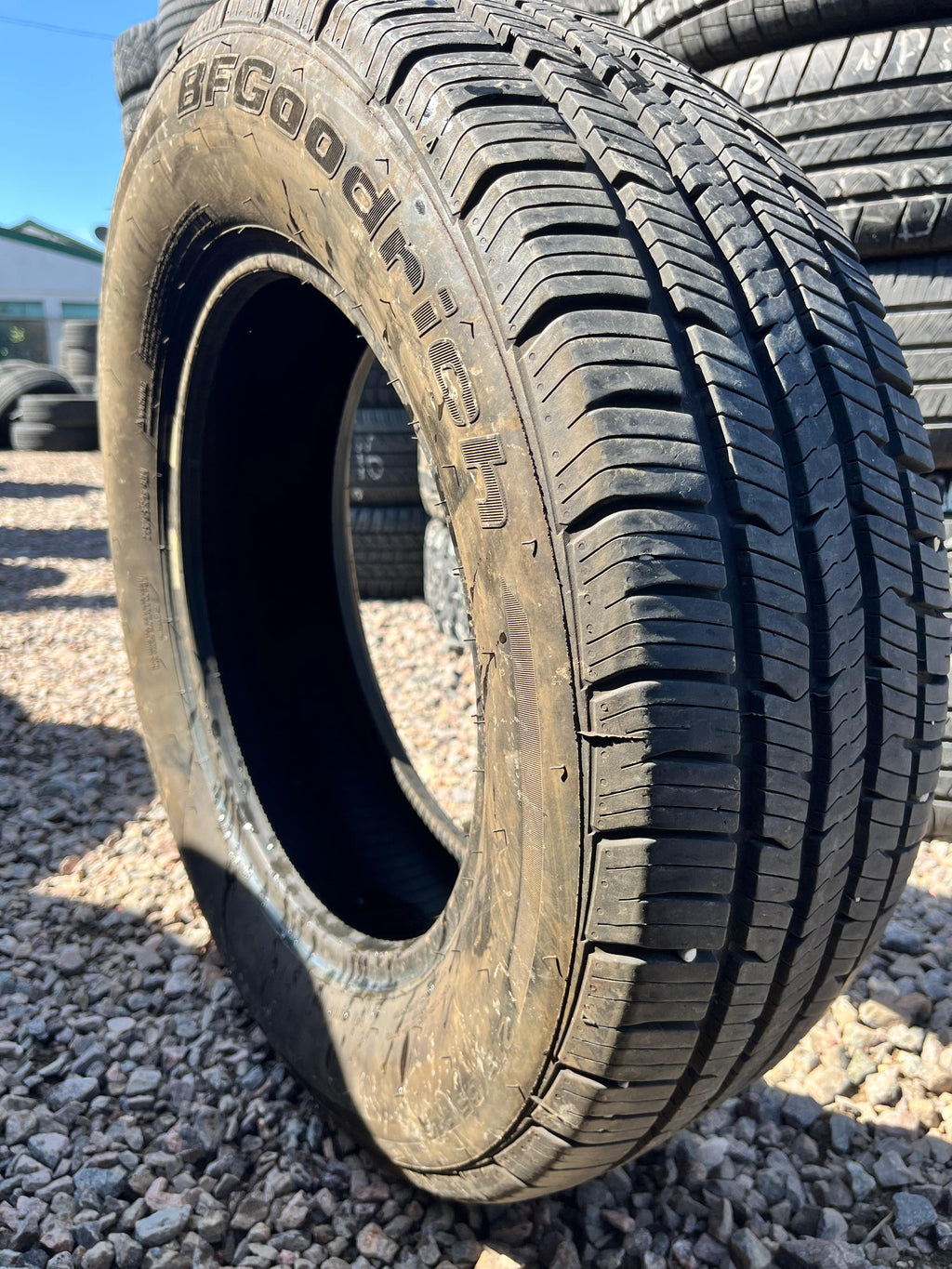 215/65R16 Single (1 Used Tire)  BFGoodrich Advantage Control