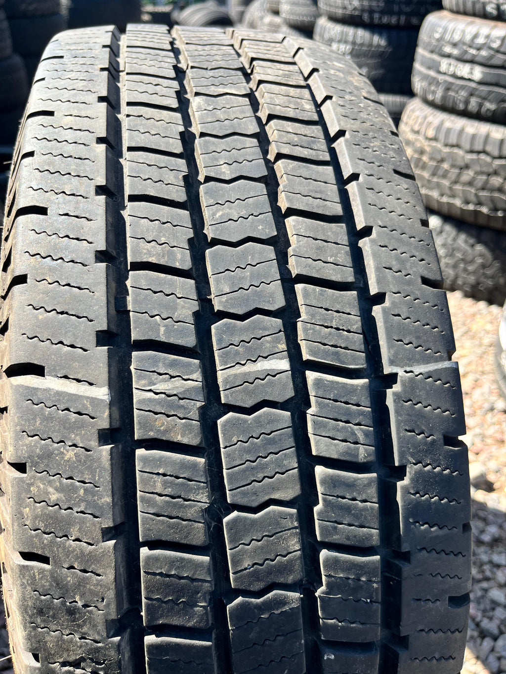 225/65R16C Single (1 Used Tire) Cooper Discoverer HT3