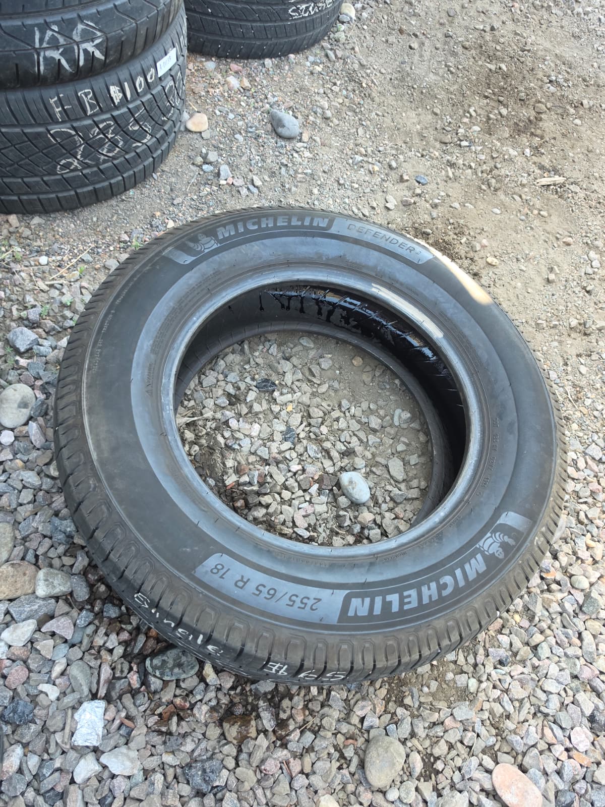 255/65R18 Single (1 Used Tire) Michelin Defender2
