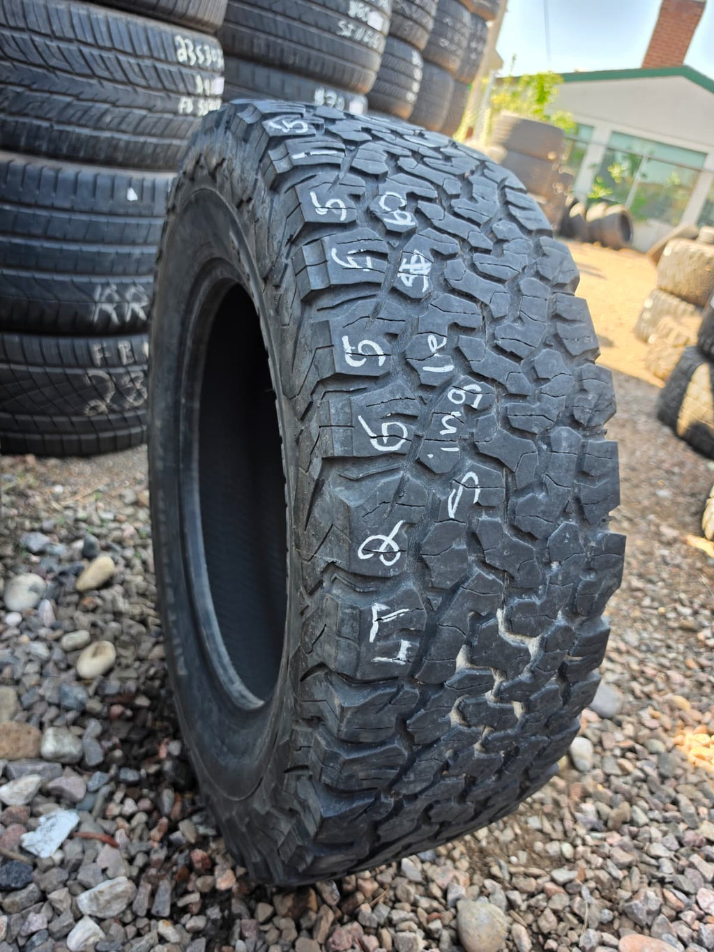 LT265/65R18 Single (1 Used Tire) BF Goodrich K03