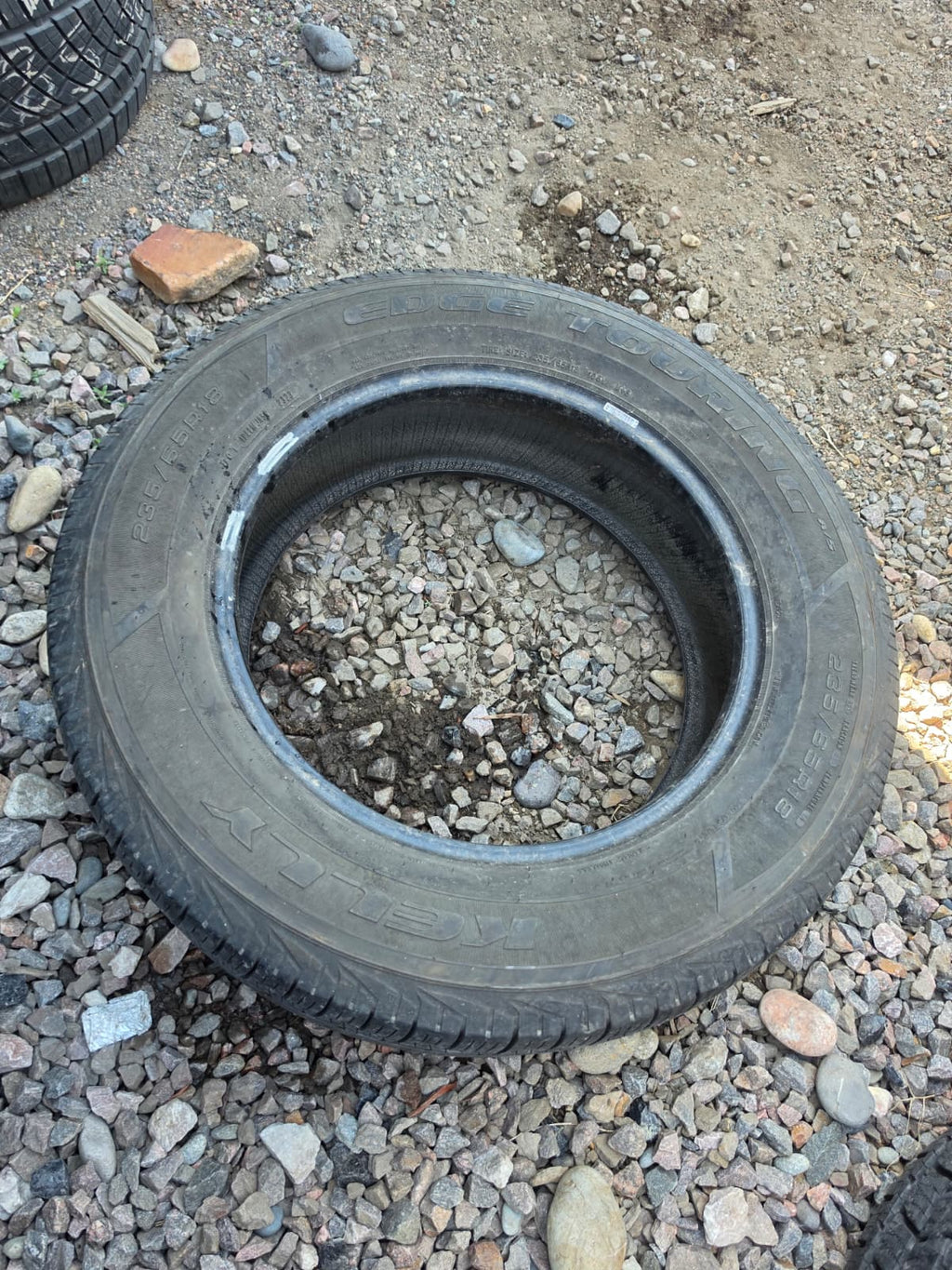 235/65R18 Single (1 Used Tire) Kelly Edge Touring