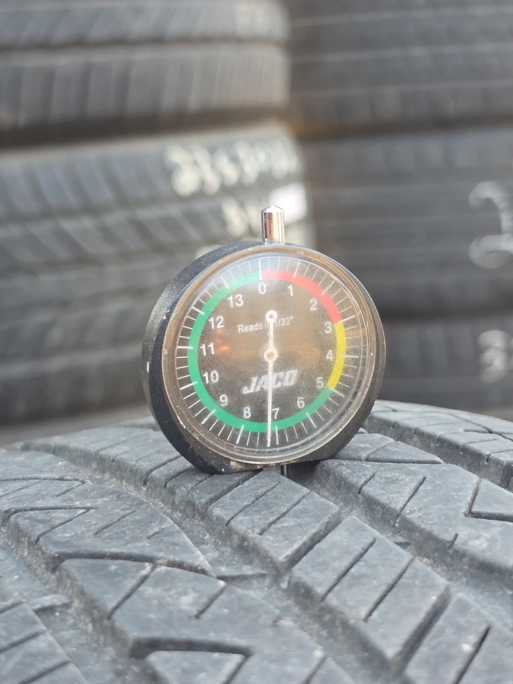 235/65R18 Single (1 Used Tire) Kelly Edge Touring