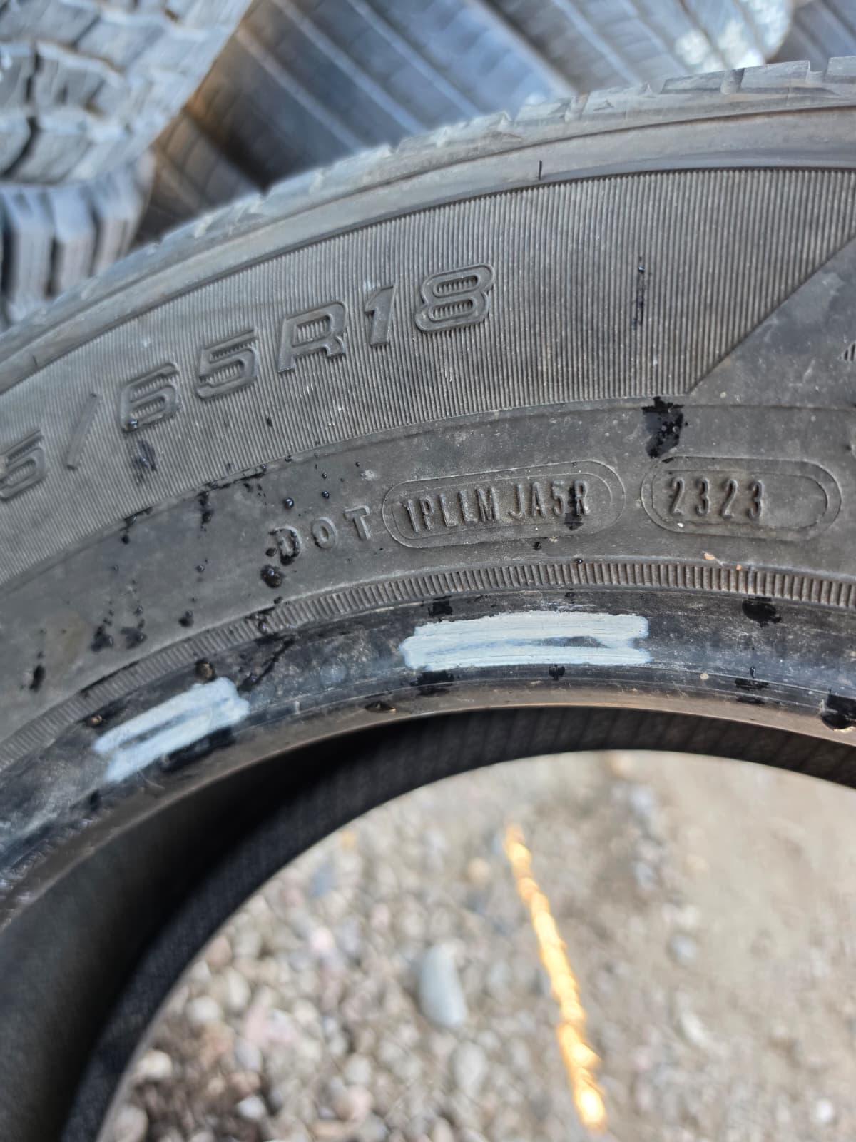 235/65R18 Single (1 Used Tire) Kelly Edge Touring