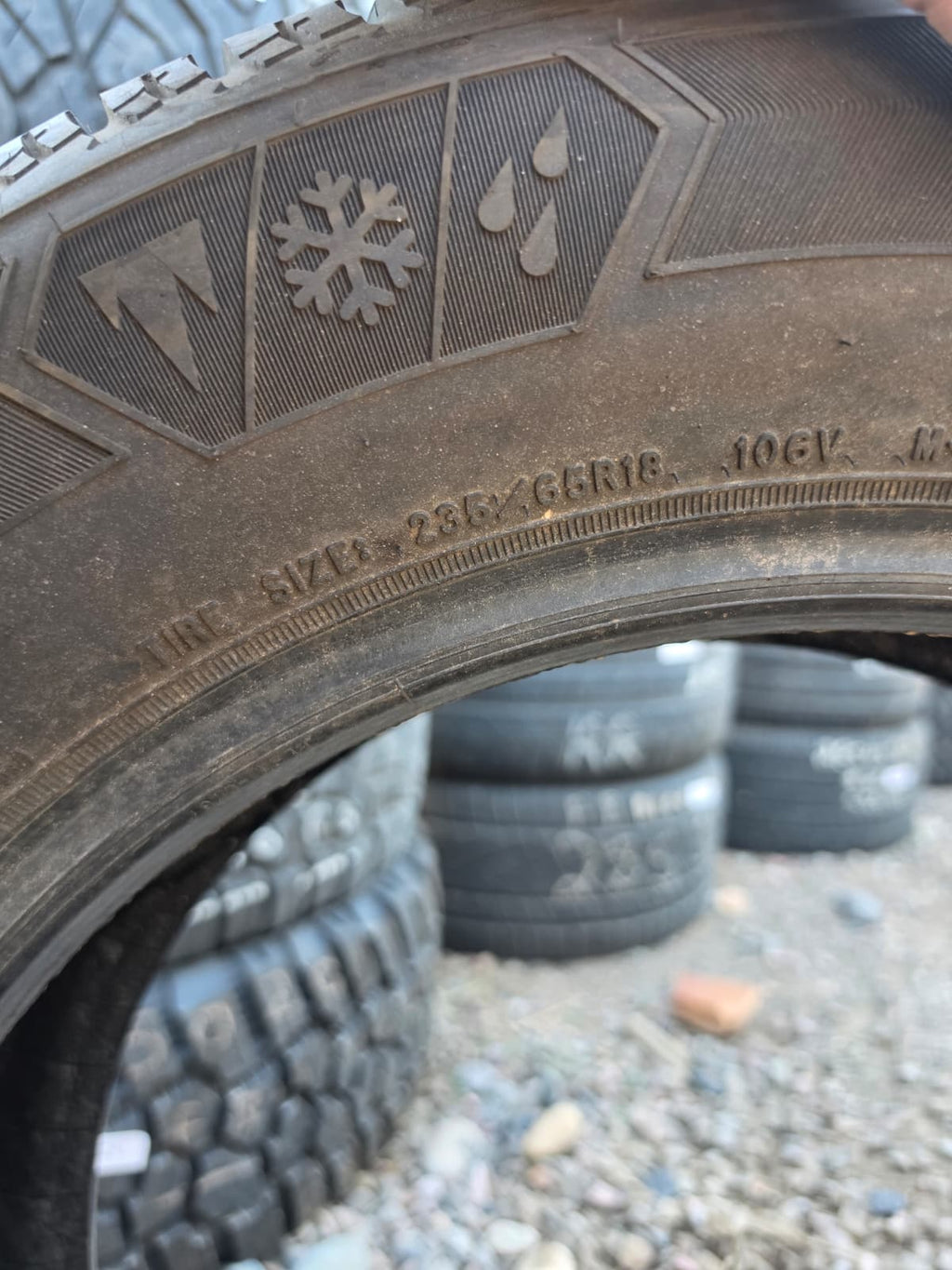235/65R18 Single (1 Used Tire) Goodyear Winter Command Ultra