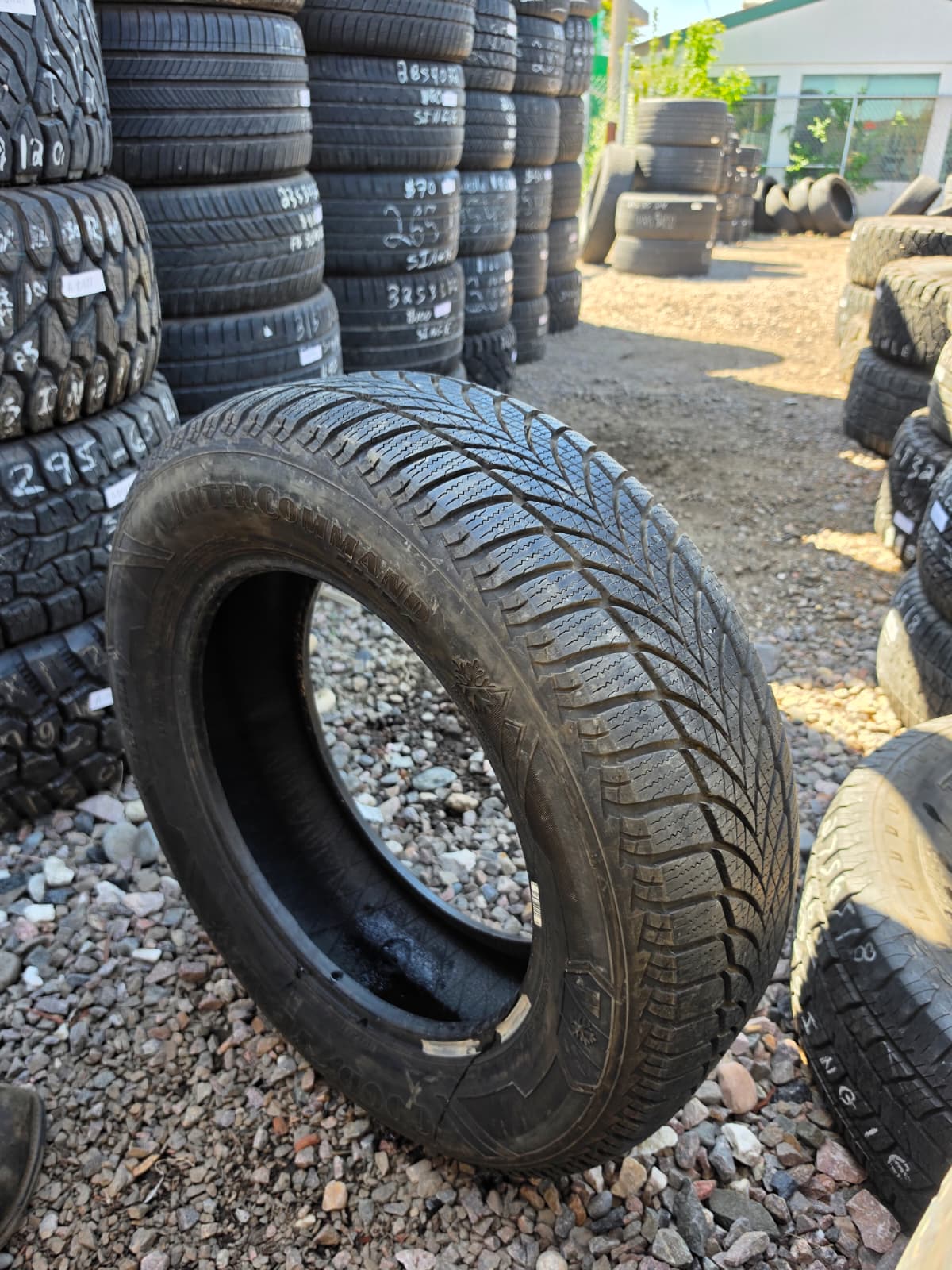 235/65R18 Single (1 Used Tire) Goodyear Winter Command Ultra