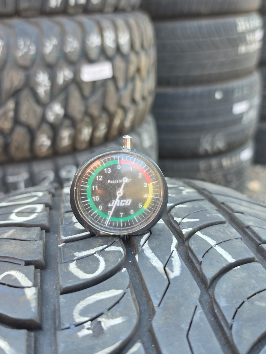 265/60R18 Single (1 Used Tire) Vantage SUV All Season
