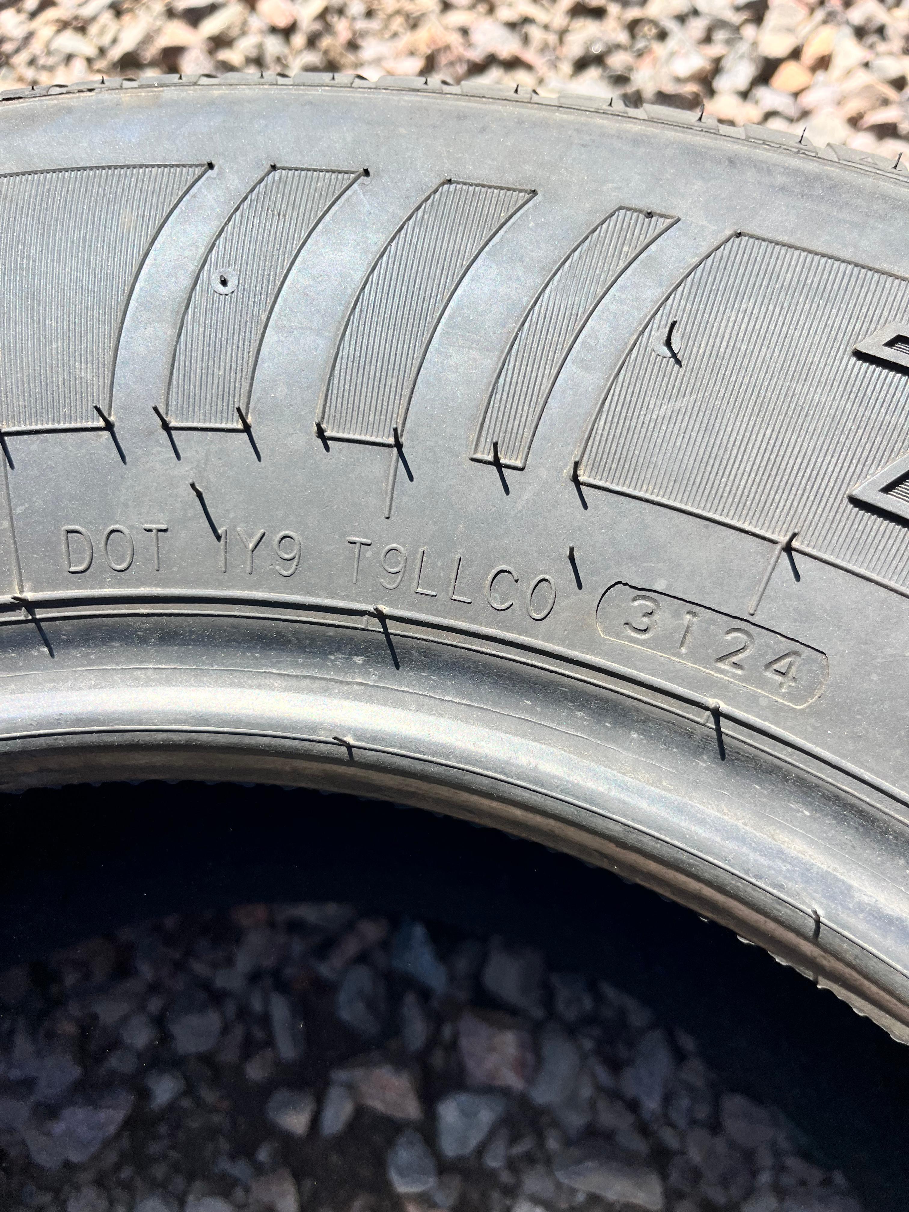 245/70R16 Single (1 Used Tire) Dextero DHT2
