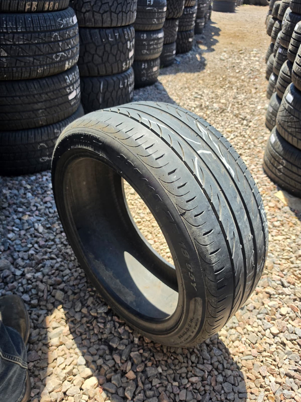 P225/45R18 Single (1 Used Tire) Pirelli P Zero Nero