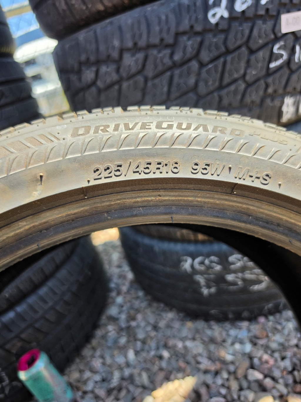 225/45ZR18 Single (1 Used Tire) Bridgestone Drive Guard