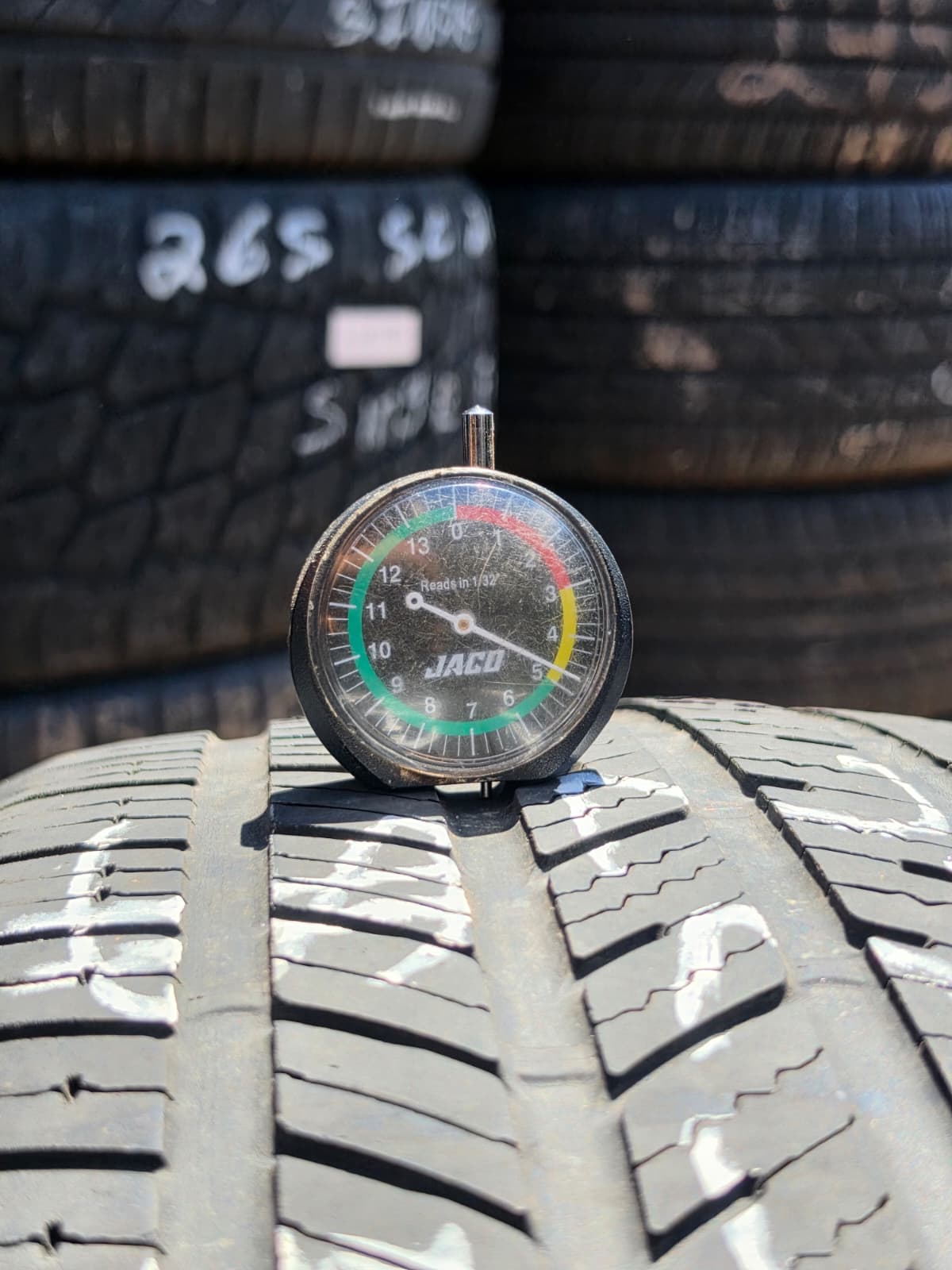225/45ZR18 Single (1 Used Tire) Bridgestone Drive Guard