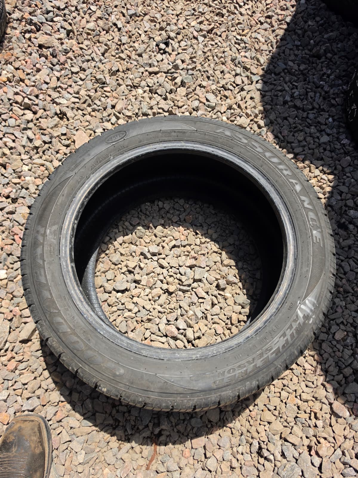235/45R17 Single (1 Used Tire) Goodyear Assurance