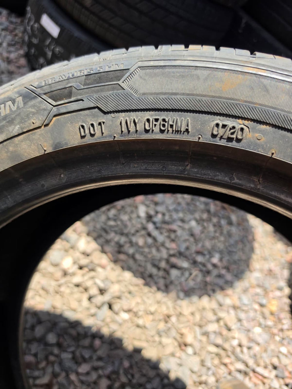 235/45R17 Single (1 Used Tire) Barium Bravuris 5
