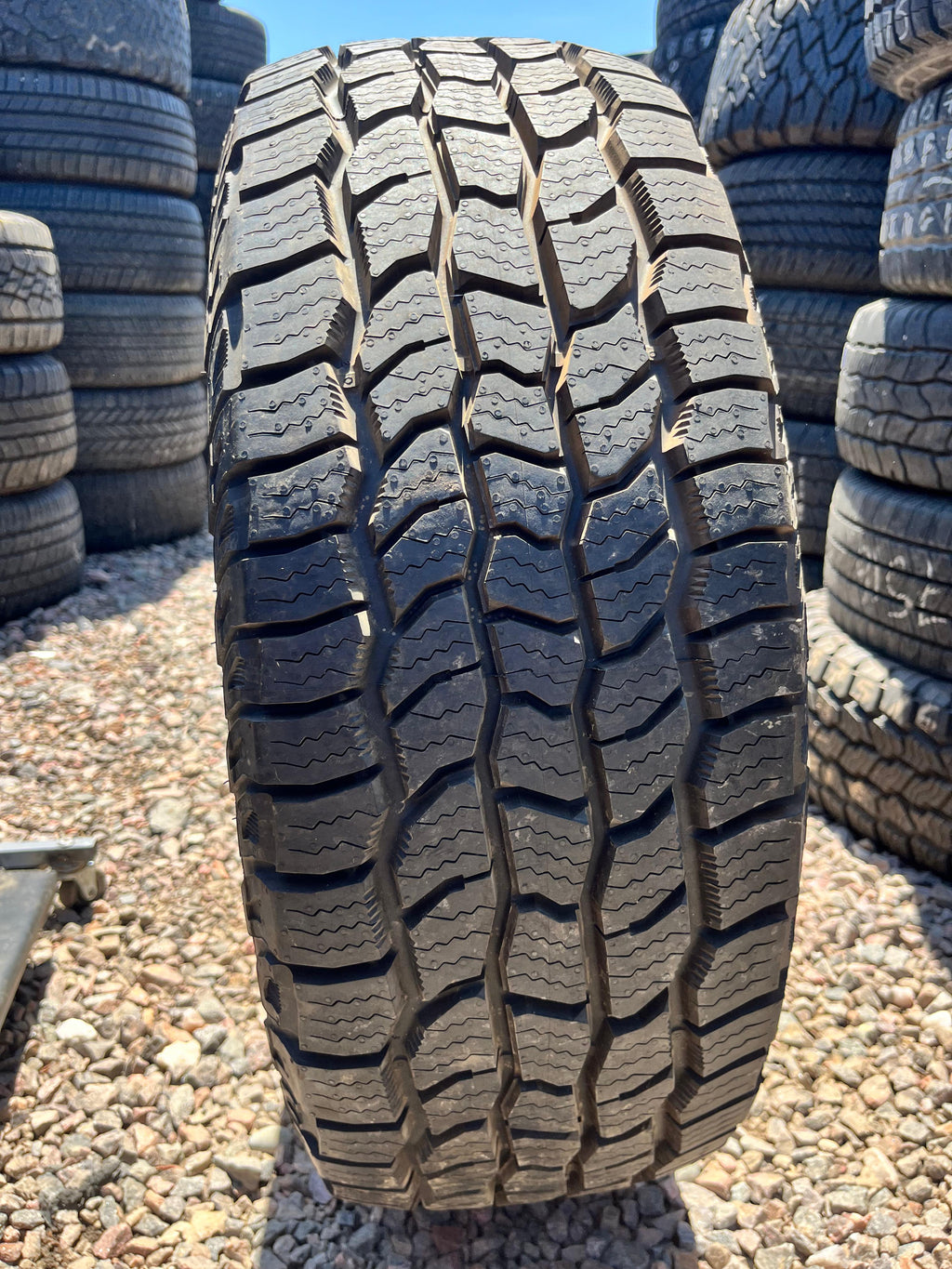 265/70R16 Single (1 Used Tire) Cooper Discoverer