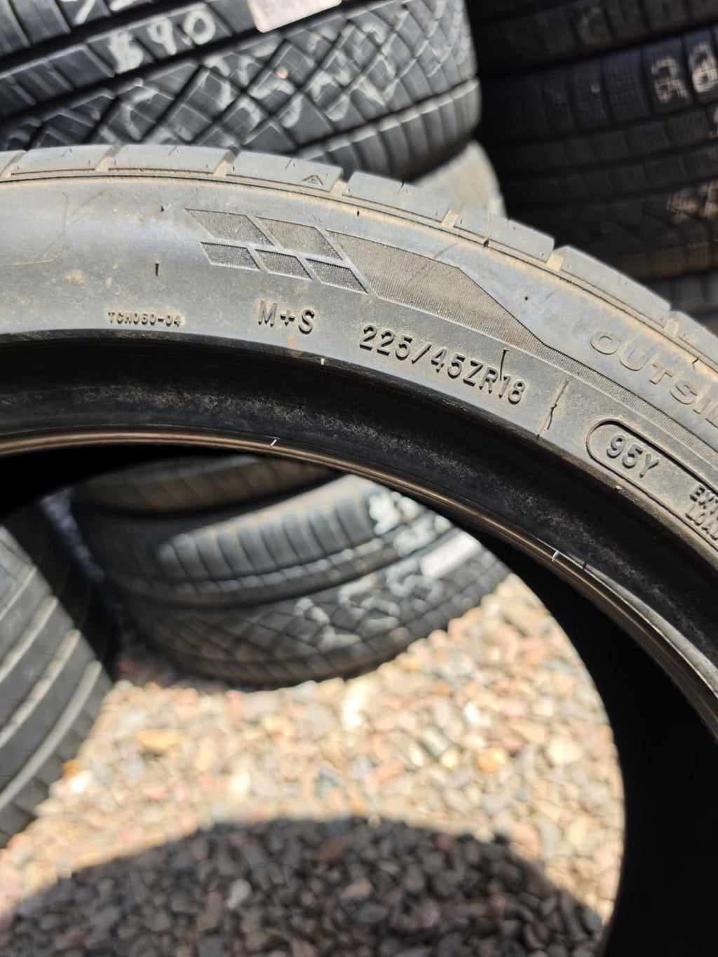 225/45ZR18 Single (1 Used Tire) Fortune Viento