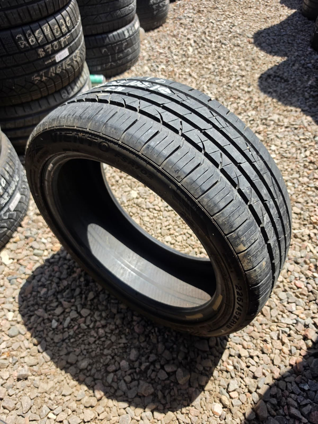 225/45ZR18 Single (1 Used Tire) Fortune Viento