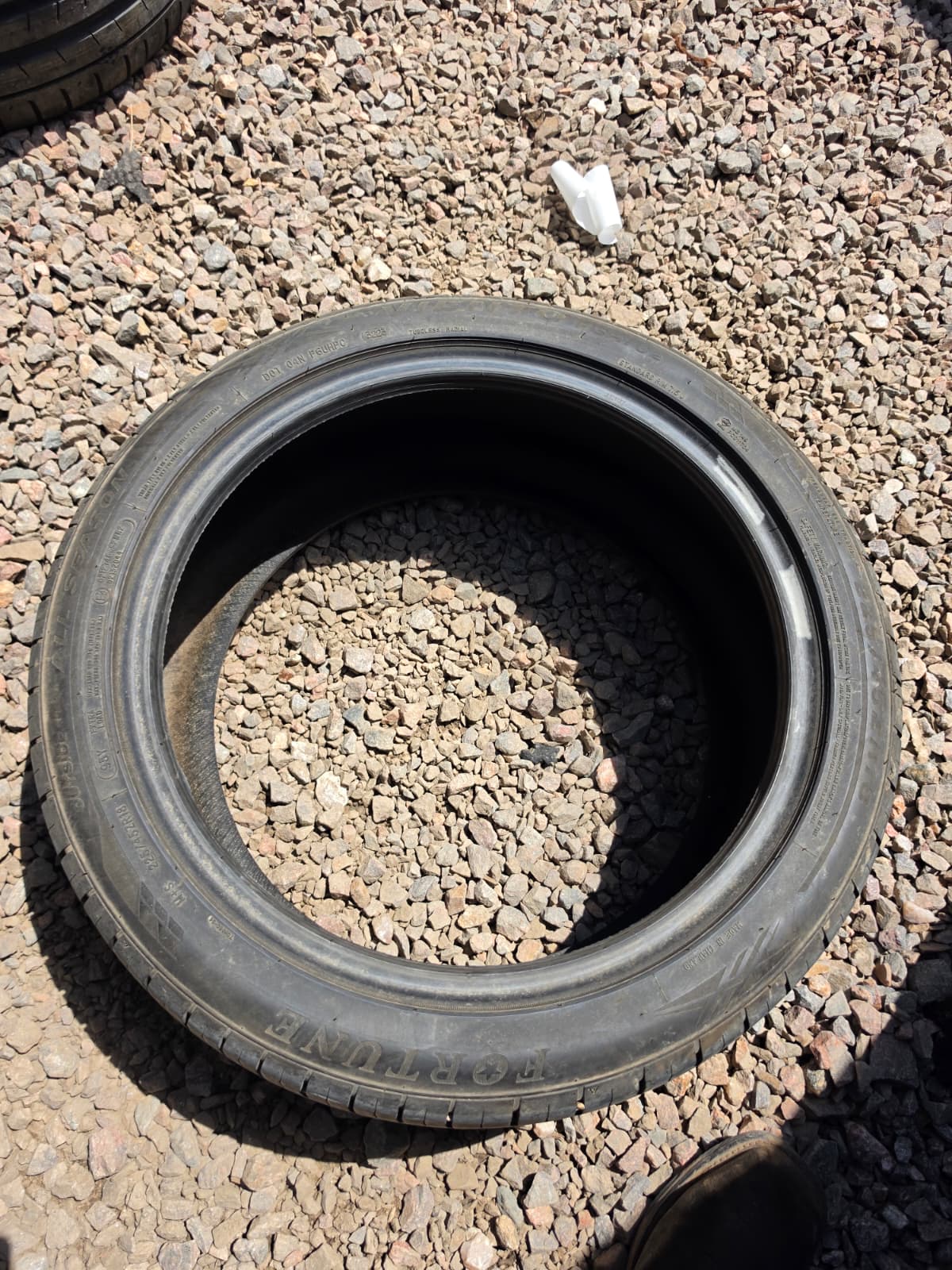 225/45ZR18 Single (1 Used Tire) Fortune Viento