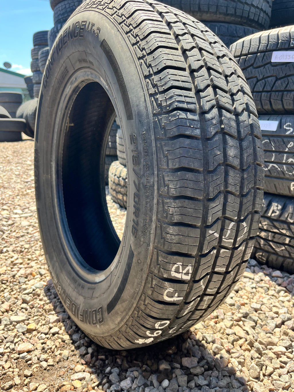 215/70R16 Single (1 Used Tire) Caldera Confidence