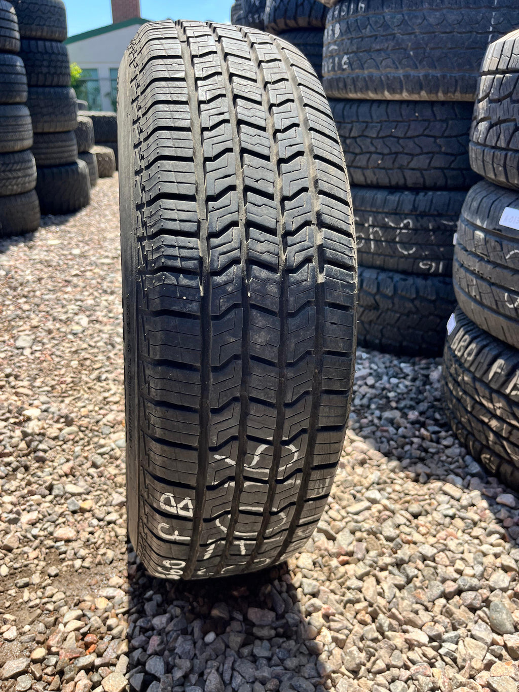 215/70R16 Single (1 Used Tire) Caldera Confidence