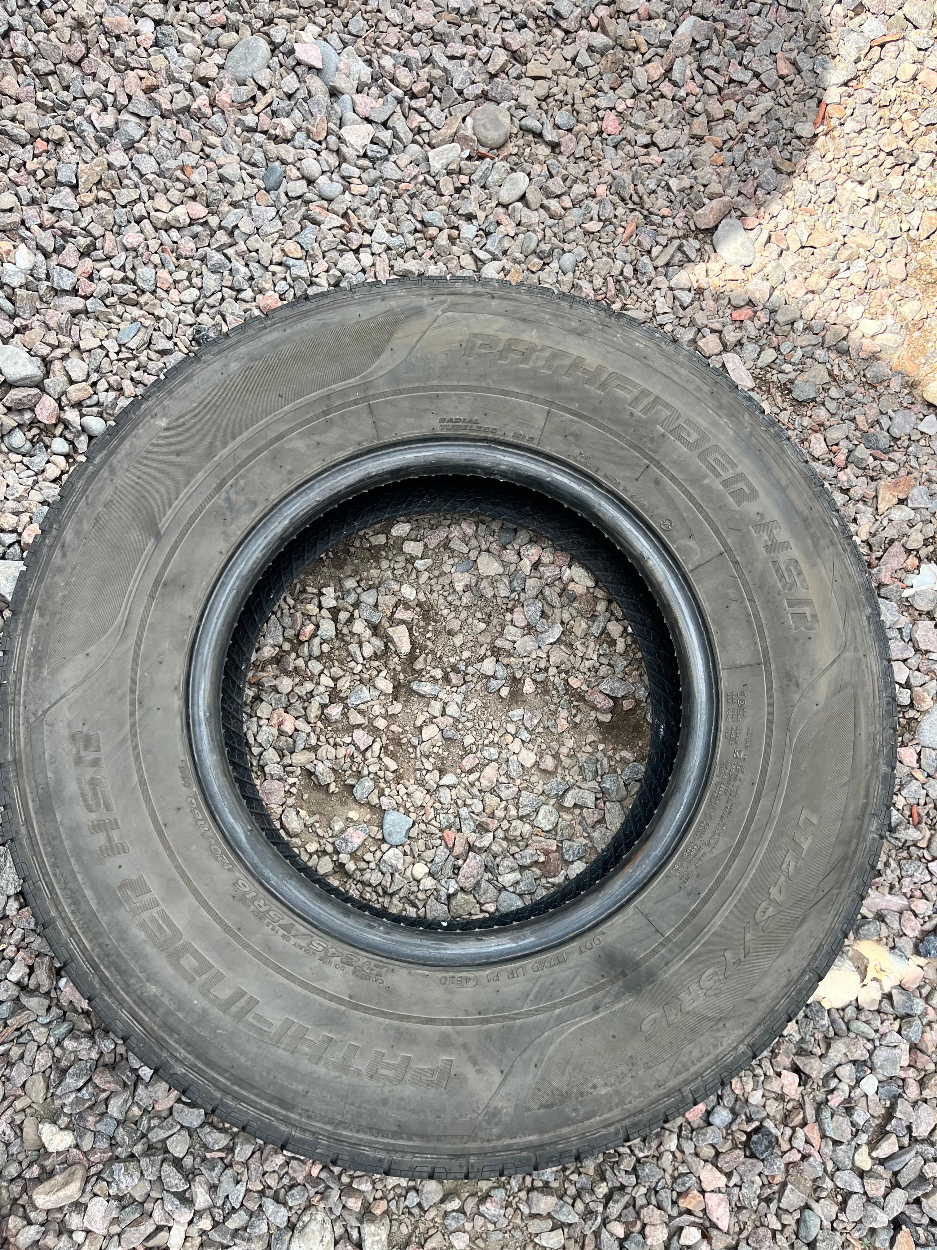 LT245/75R16 Single (1 Used Tire) Pathfinder