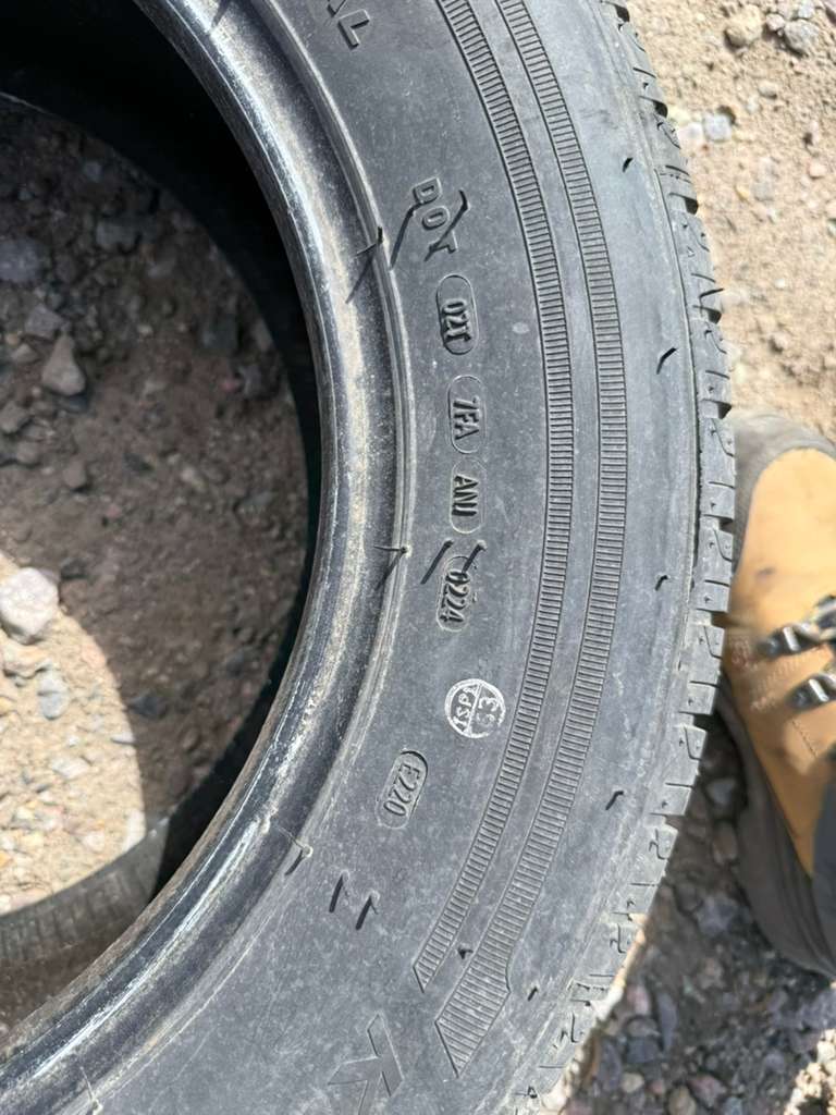 215/60R15 Single (1 Used Tire) Kenda Kenetic Touring