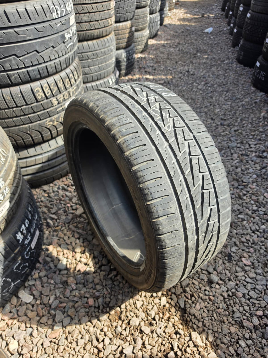 255/40R18 Single (1 Used Tire) Sumitomo HTR P02