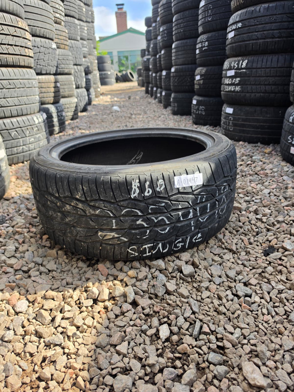 235/40R18 Single (1 Used Tire) Toyo Extensa HP