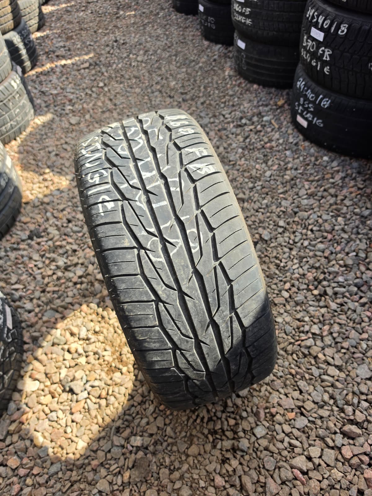 235/40R18 Single (1 Used Tire) Toyo Extensa HP