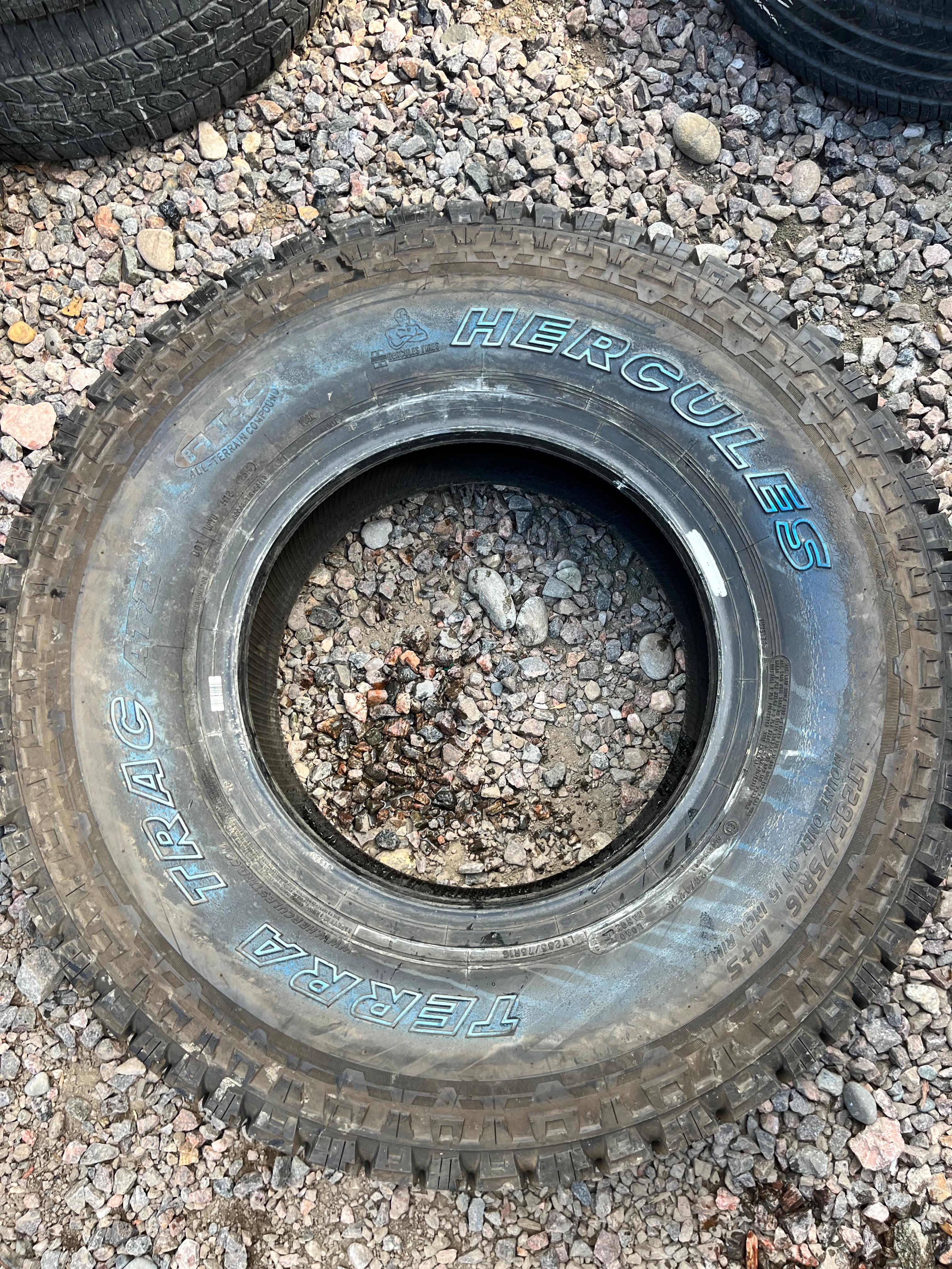 LT285/75R16 Single (1 Used Tire) Hercules Terra Trac