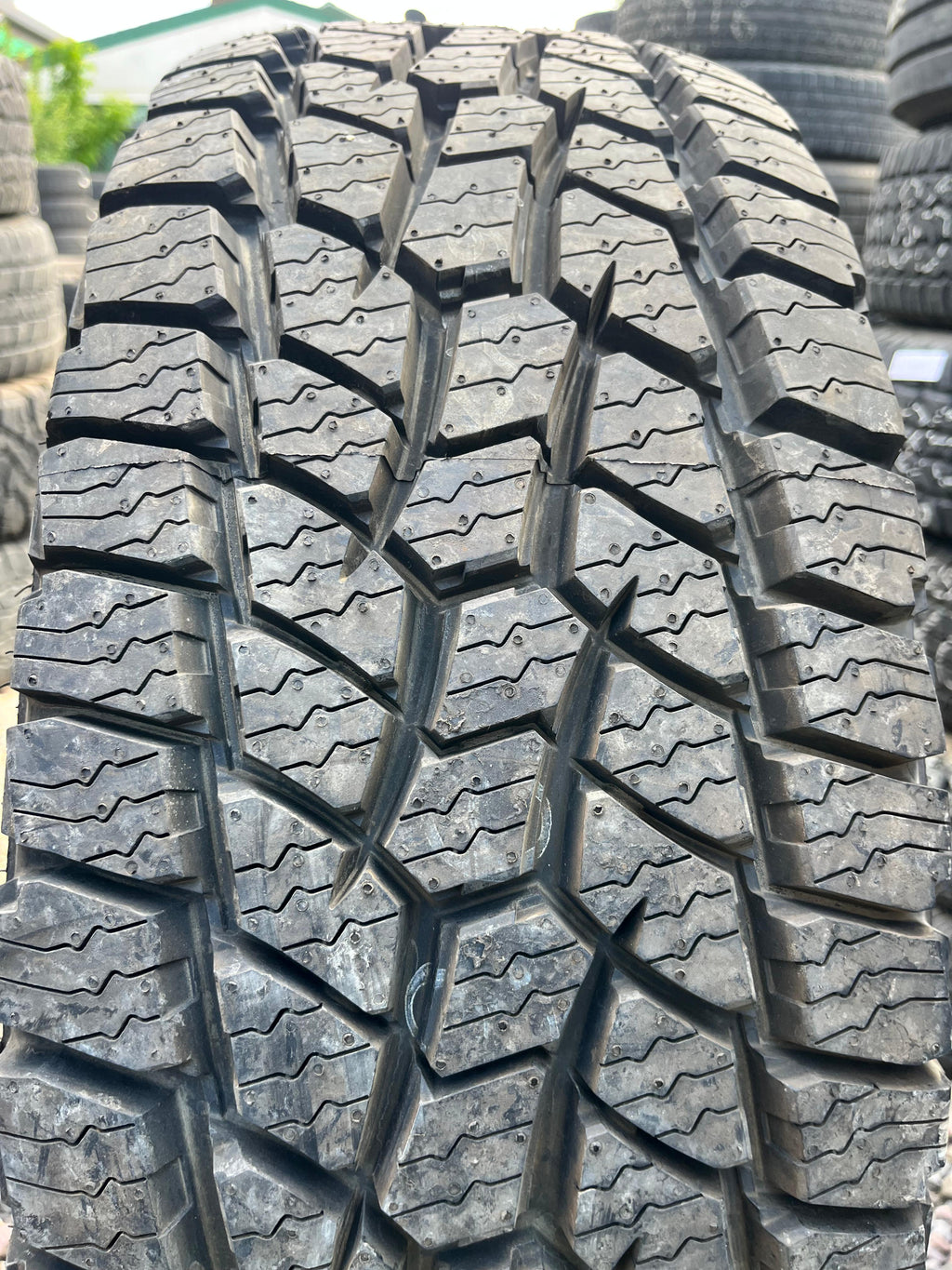 LT285/75R16 Single (1 Used Tire) Hercules Terra Trac