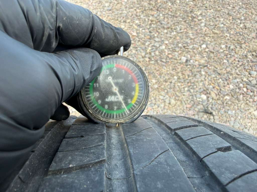 215/60R16 Single (1 Used Tire) Mastercraft Stratus