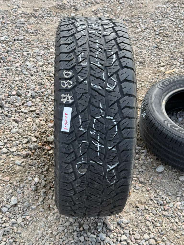 275/65R18 Single (1 Used Tire) Hankook DynaproAT2
