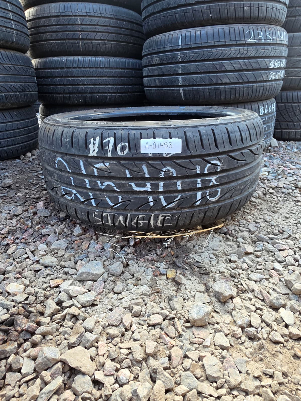 215/40R18 Single (1 Used Tire) LionHart LH-503