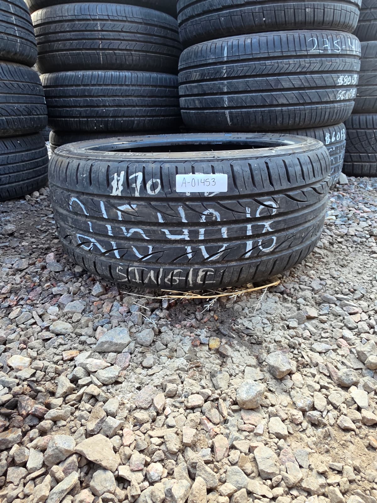 215/40R18 Single (1 Used Tire) LionHart LH-503