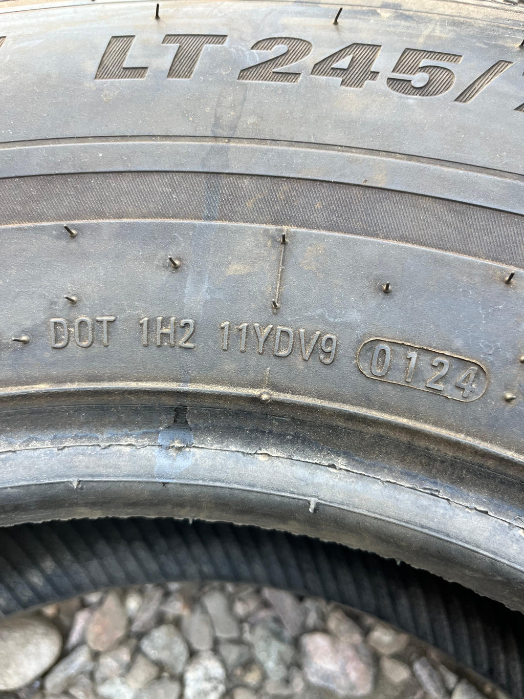 245/75R16 Single (1 Used Tire) Kumho Crugen HT51