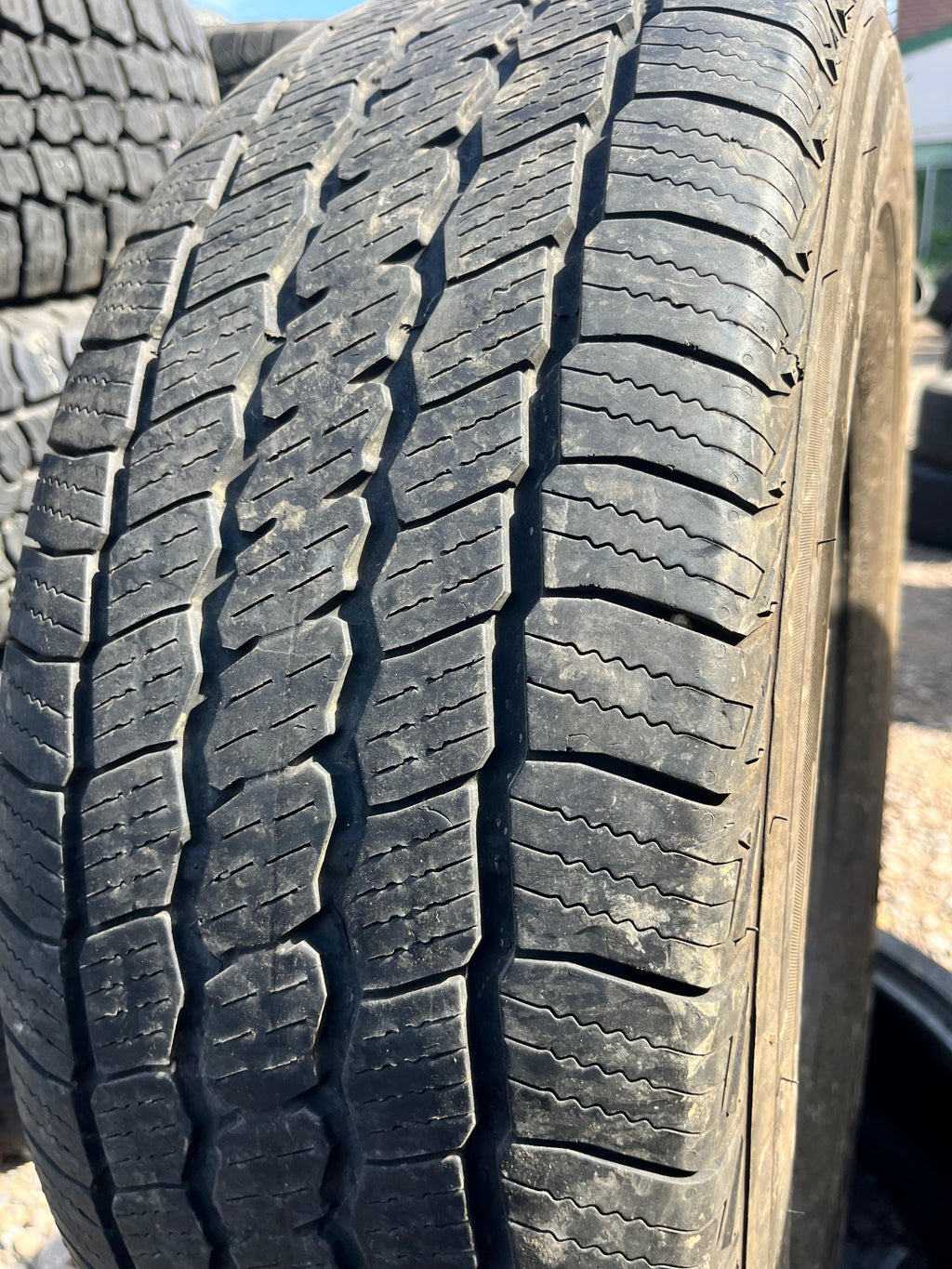 245/75R16 Single (1 Used Tire) Kumho Crugen HT51
