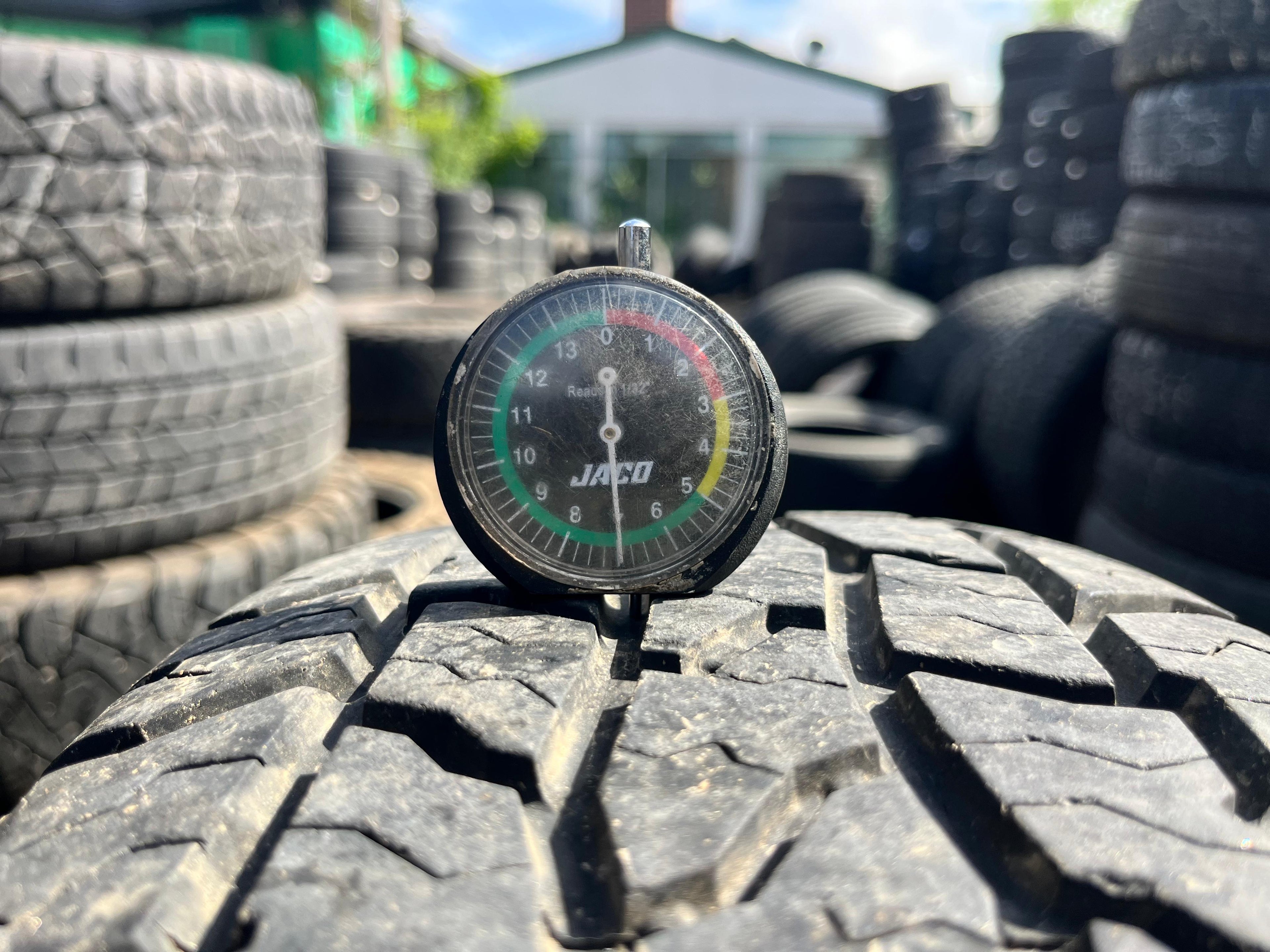 245/75R16 Single (1 Used Tire) Ironman All Country AT2