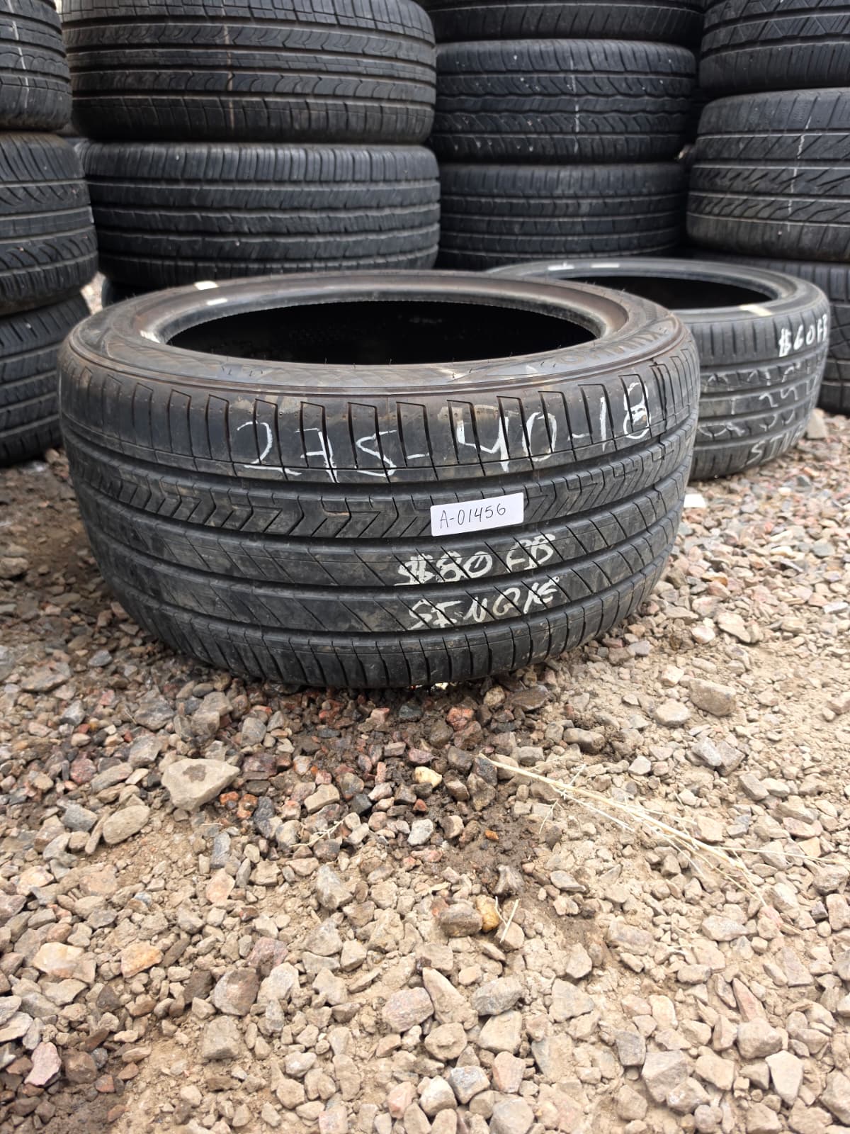 275/40ZR18 Single (1 Used Tire) Kumho Majesty 9