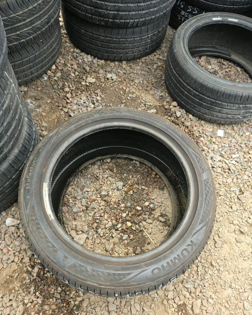 275/40ZR18 Single (1 Used Tire) Kumho Majesty 9
