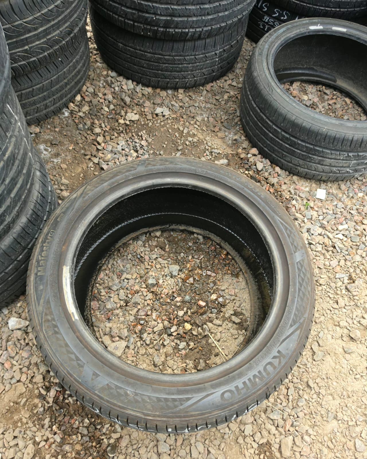 275/40ZR18 Single (1 Used Tire) Kumho Majesty 9