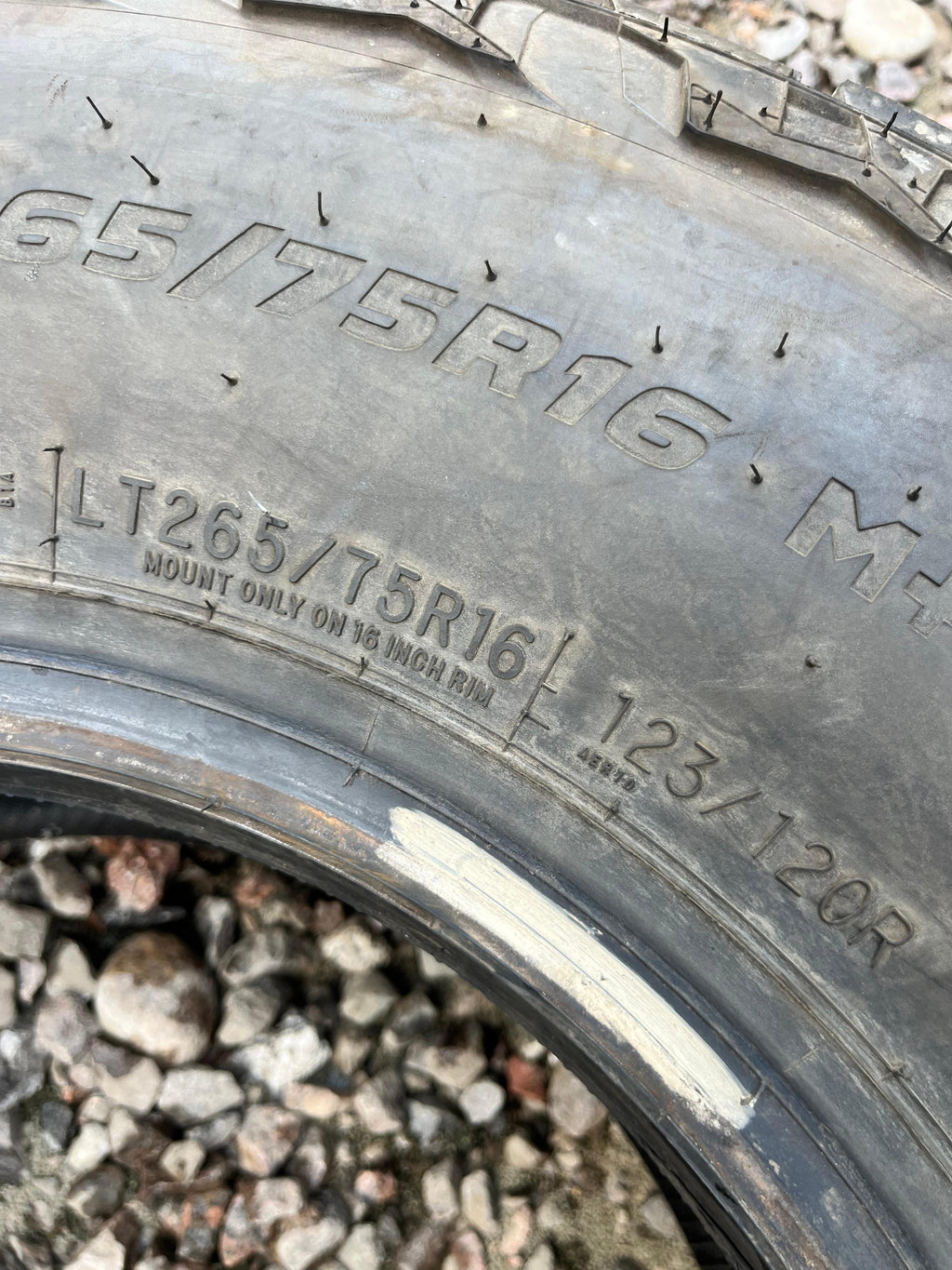 LT265/75R16 Single (1 Used Tire) Dean Tires Back Country