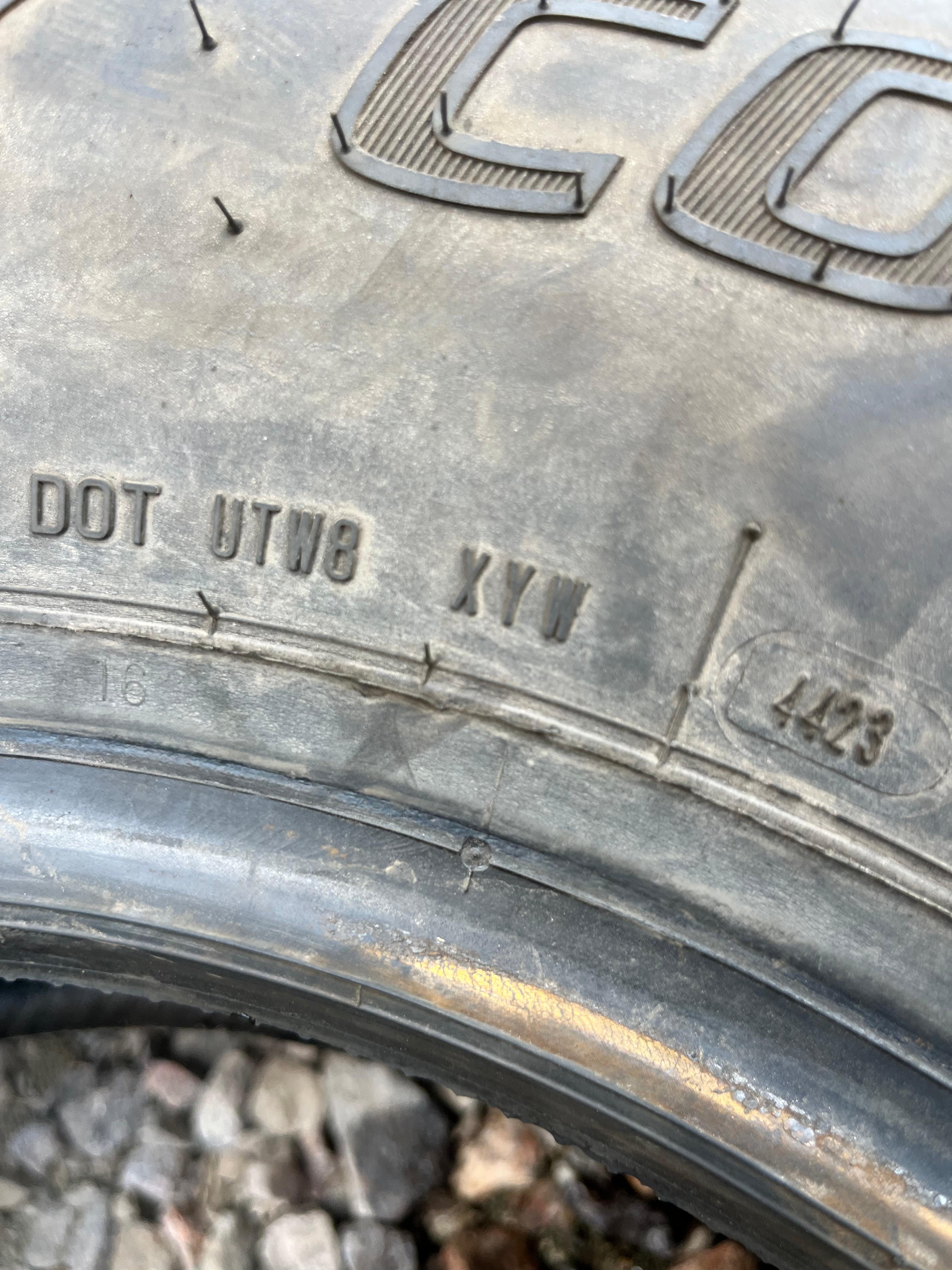 LT265/75R16 Single (1 Used Tire) Dean Tires Back Country