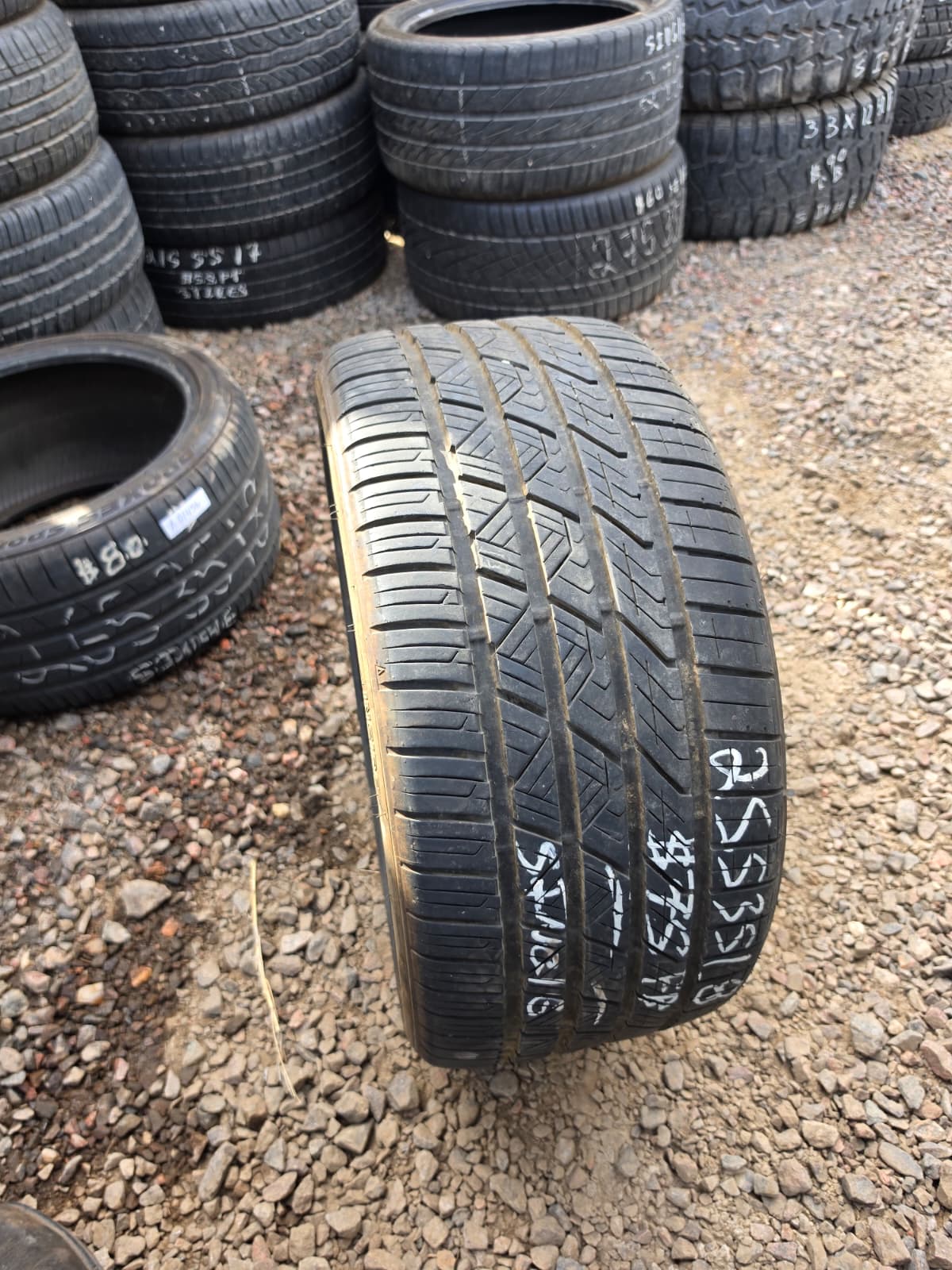 255/35ZR18 Single (1 Used Tire) Road Hugger GTZ