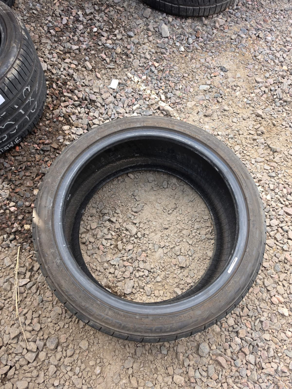 255/35ZR18 Single (1 Used Tire) Road Hugger GTZ