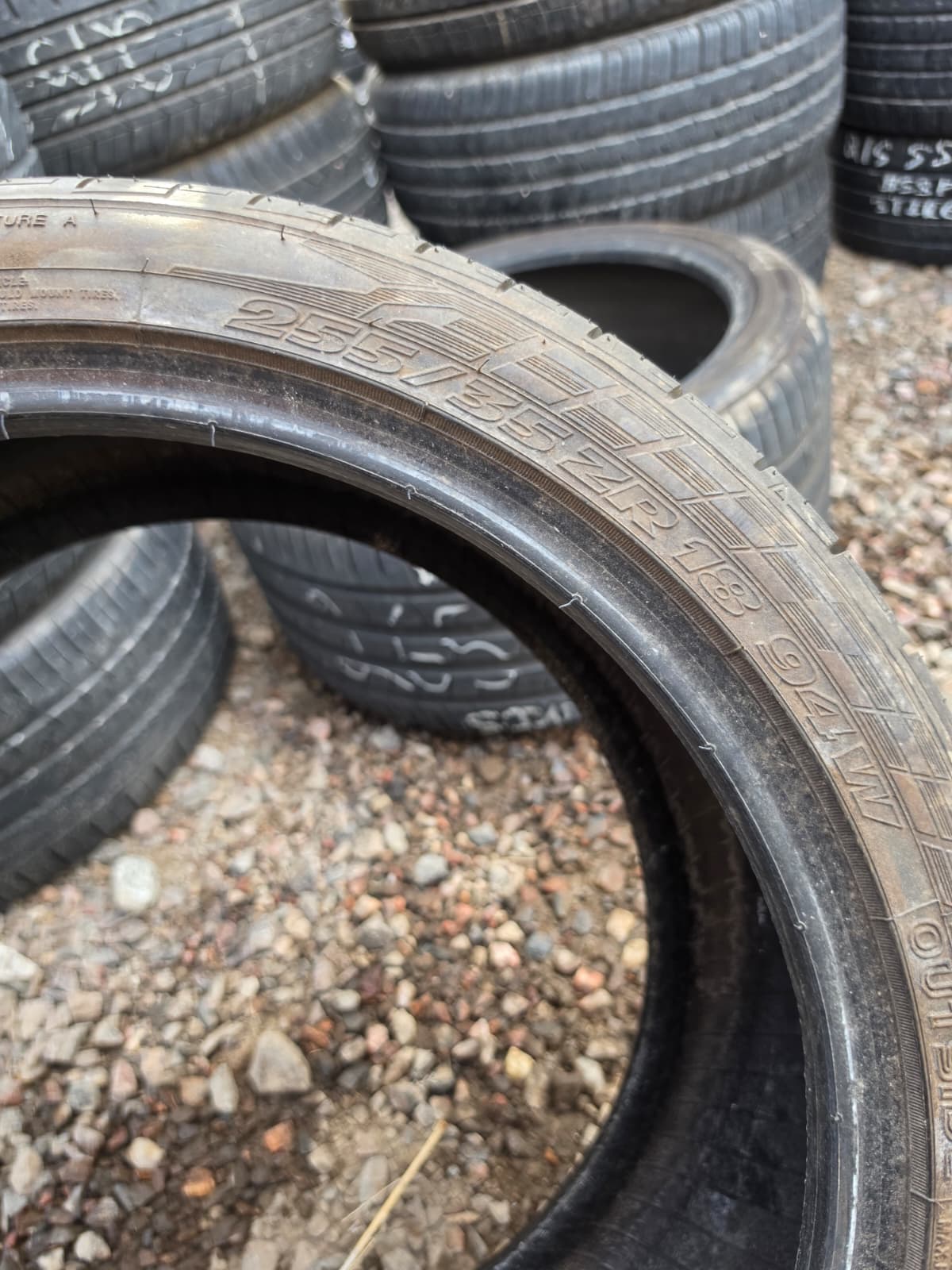255/35ZR18 Single (1 Used Tire) Road Hugger GTZ
