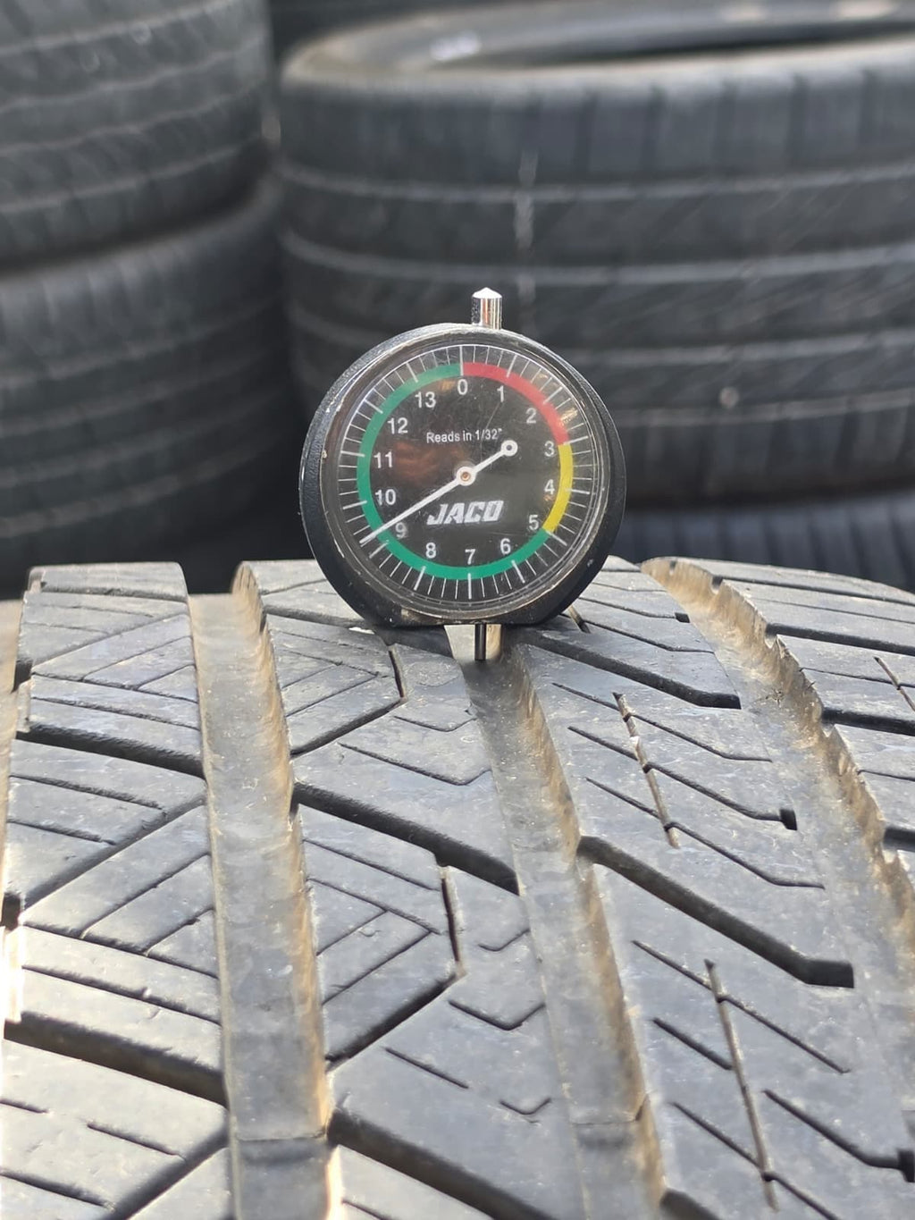 255/35ZR18 Single (1 Used Tire) Road Hugger GTZ