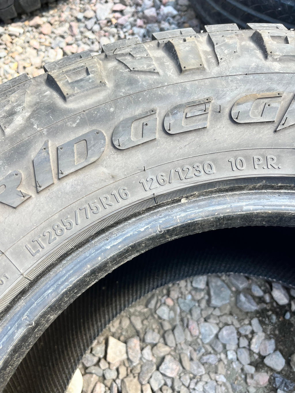 285/75R16 Single (1 Used Tire) Nitto Ridge Grappler